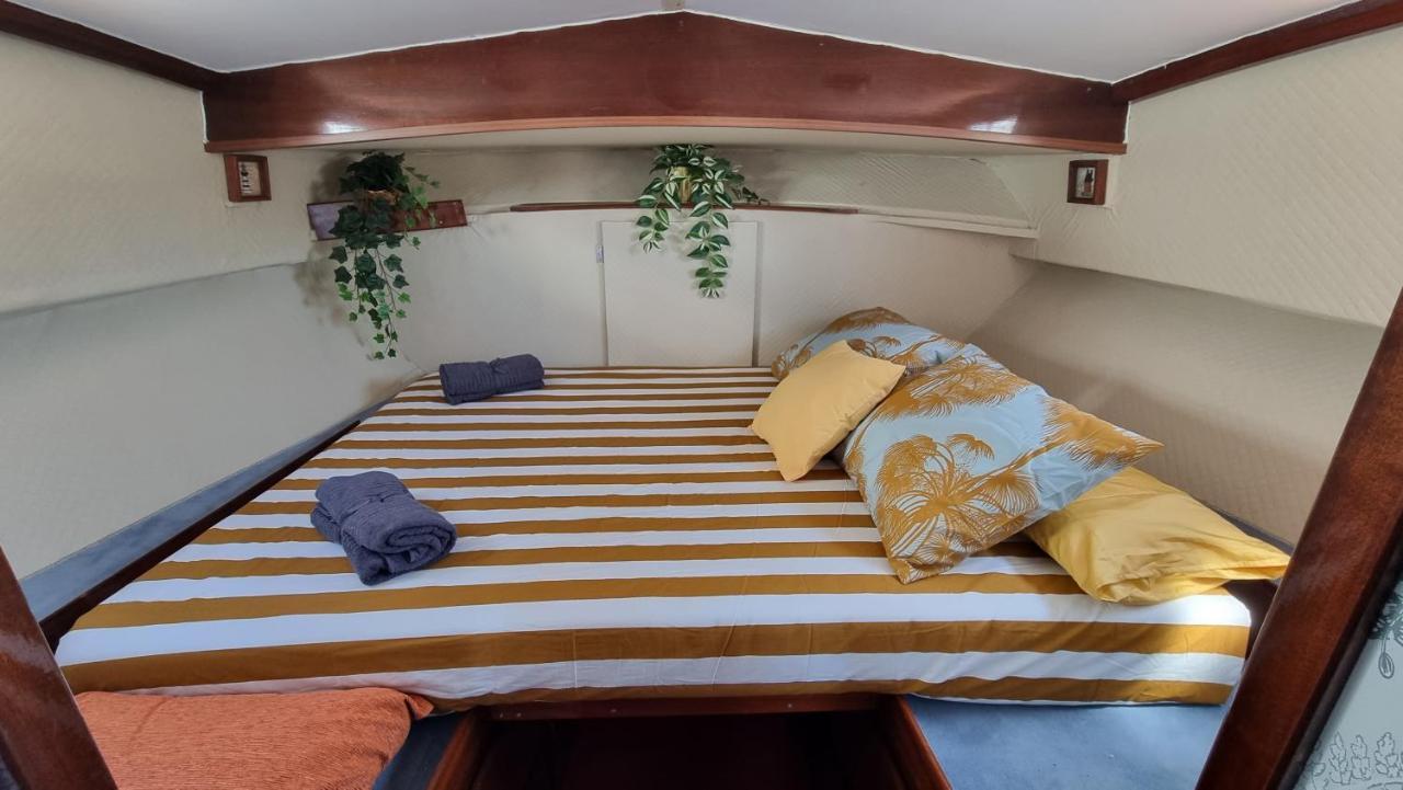 Charming Boat House In Barcelona With Big Terrace And Solarium Hotel Sant Adria de Besos Ngoại thất bức ảnh