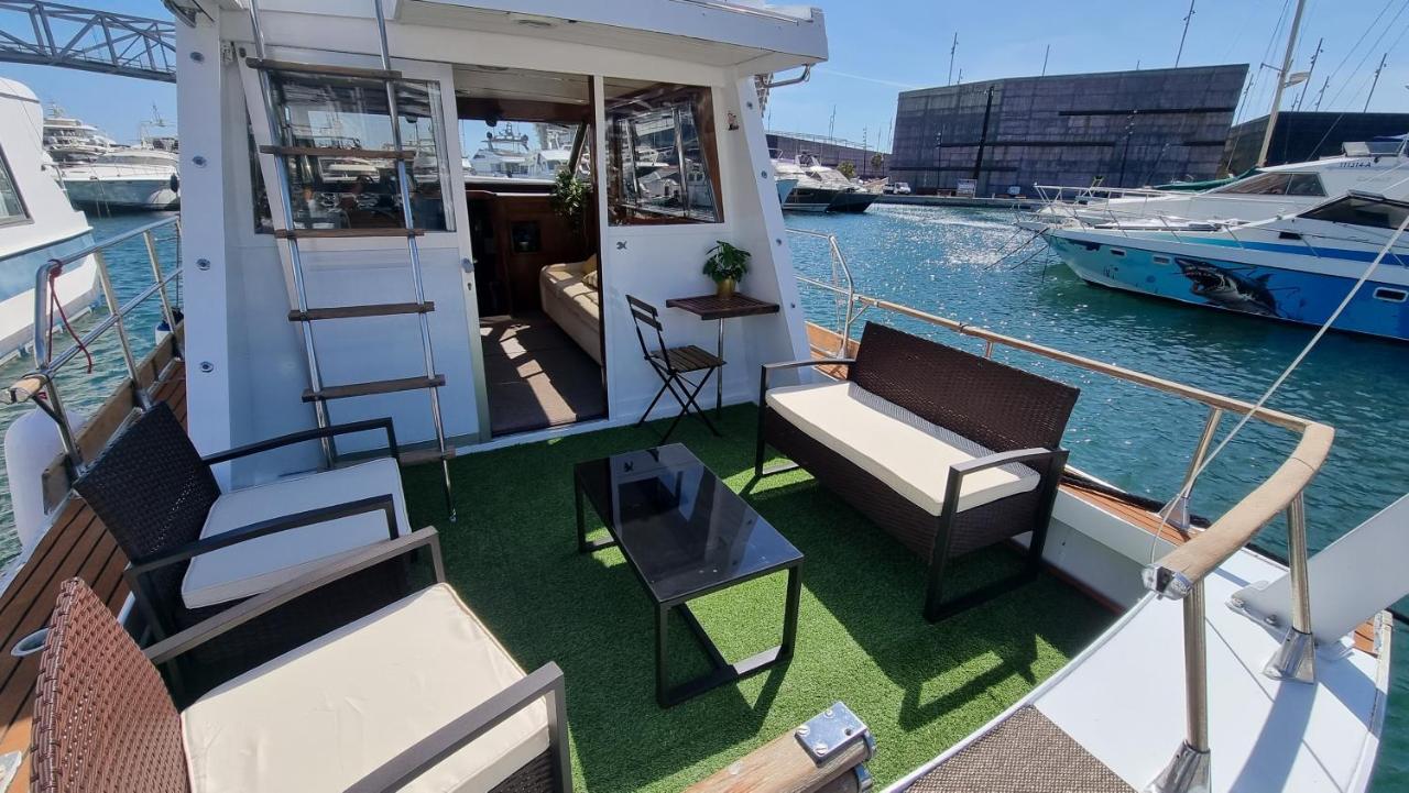 Charming Boat House In Barcelona With Big Terrace And Solarium Hotel Sant Adria de Besos Ngoại thất bức ảnh