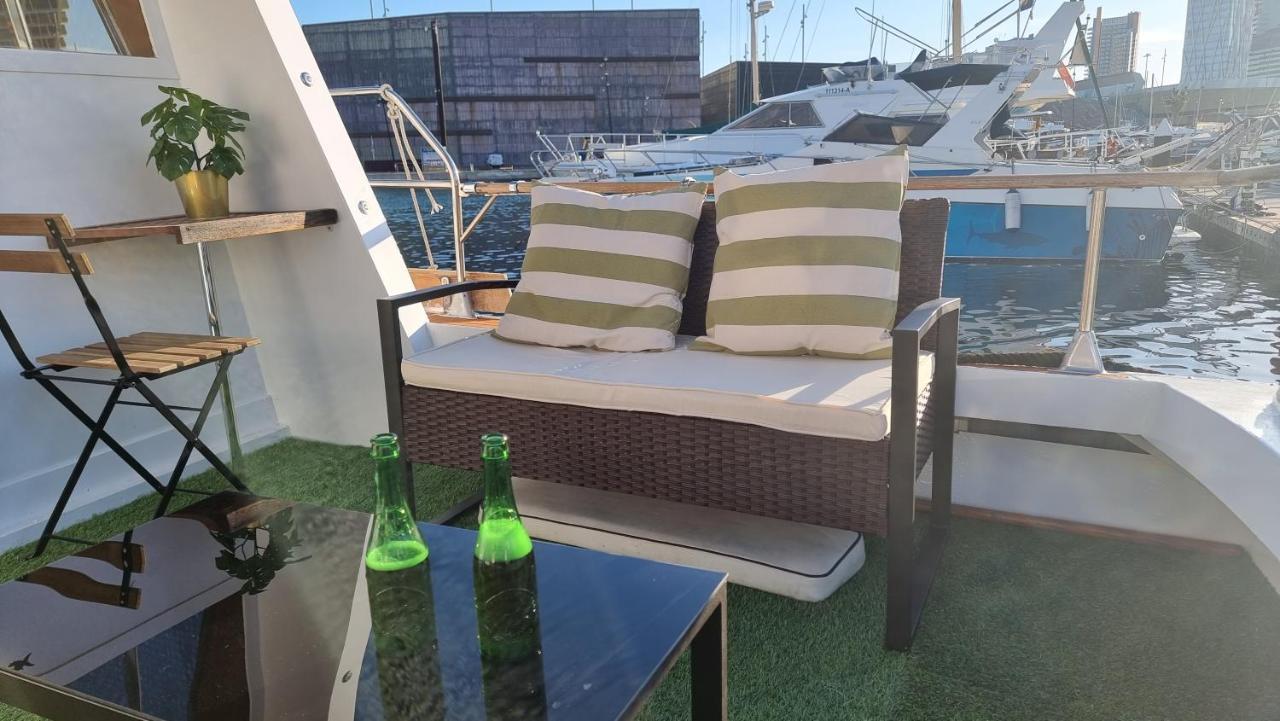 Charming Boat House In Barcelona With Big Terrace And Solarium Hotel Sant Adria de Besos Ngoại thất bức ảnh