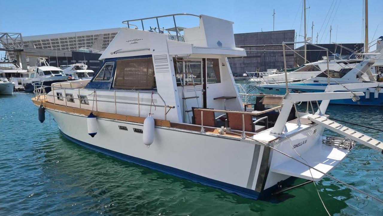 Charming Boat House In Barcelona With Big Terrace And Solarium Hotel Sant Adria de Besos Ngoại thất bức ảnh